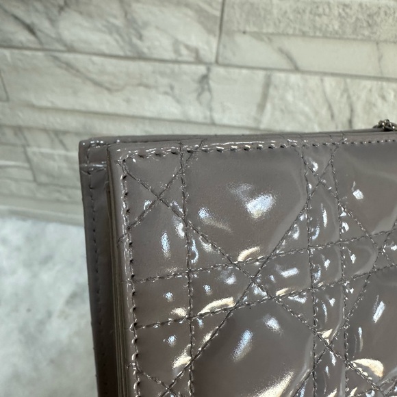❤️SOLD❤️Dior Clutch WOC on silver chain Gray/Lilac Neutral color patent - Picture 14 of 16